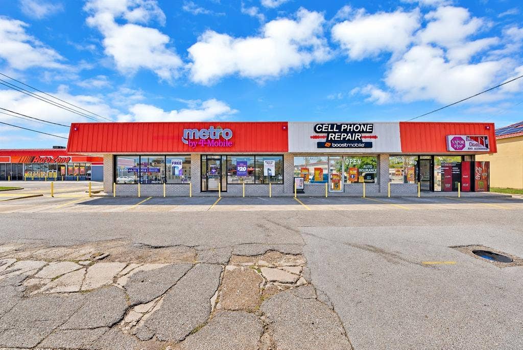 501 W Moore Avenue, Terrell, TX 75160 501 W Moore Avenue, Terrell, TX 75160