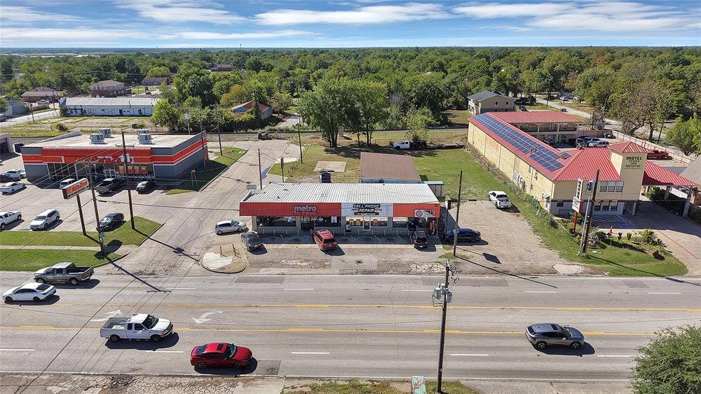 501 W Moore Avenue, Terrell, TX 75160 501 W Moore Avenue, Terrell, TX 75160