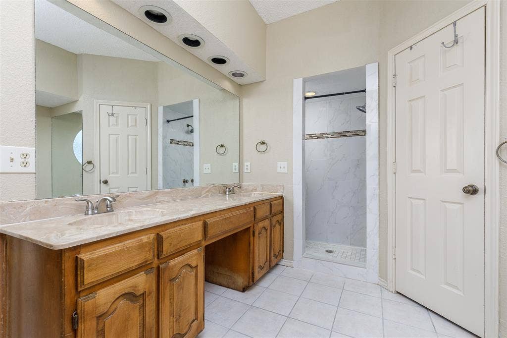2153 Los Rios Boulevard, Plano, TX 75074 2153 Los Rios Boulevard, Plano, TX 75074