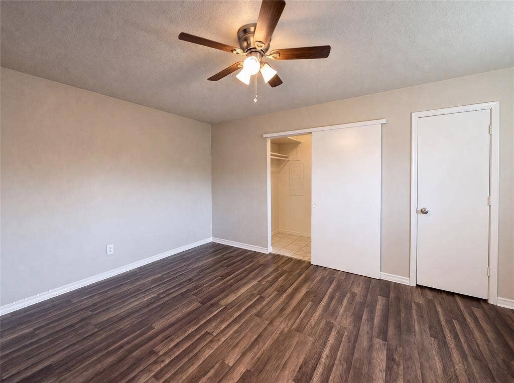 1800 Camelot Cove, Plano, TX 75074 1800 Camelot Cove, Plano, TX 75074