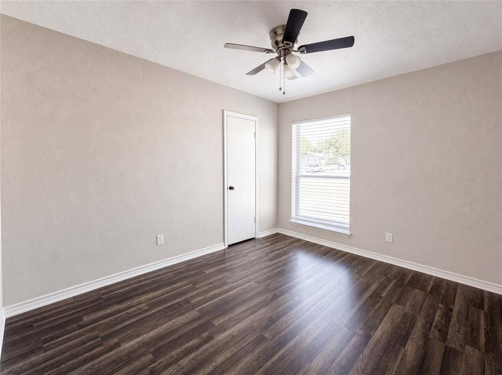 1800 Camelot Cove, Plano, TX 75074 1800 Camelot Cove, Plano, TX 75074