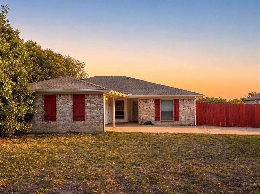 1800 Camelot Cove, Plano, TX 75074 1800 Camelot Cove, Plano, TX 75074