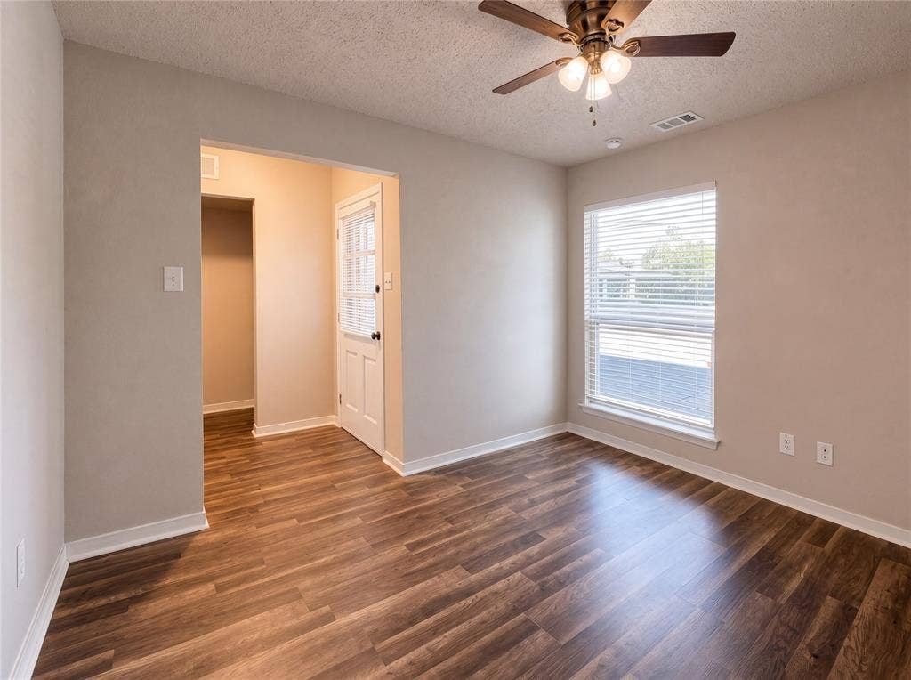 1800 Camelot Cove, Plano, TX 75074 1800 Camelot Cove, Plano, TX 75074