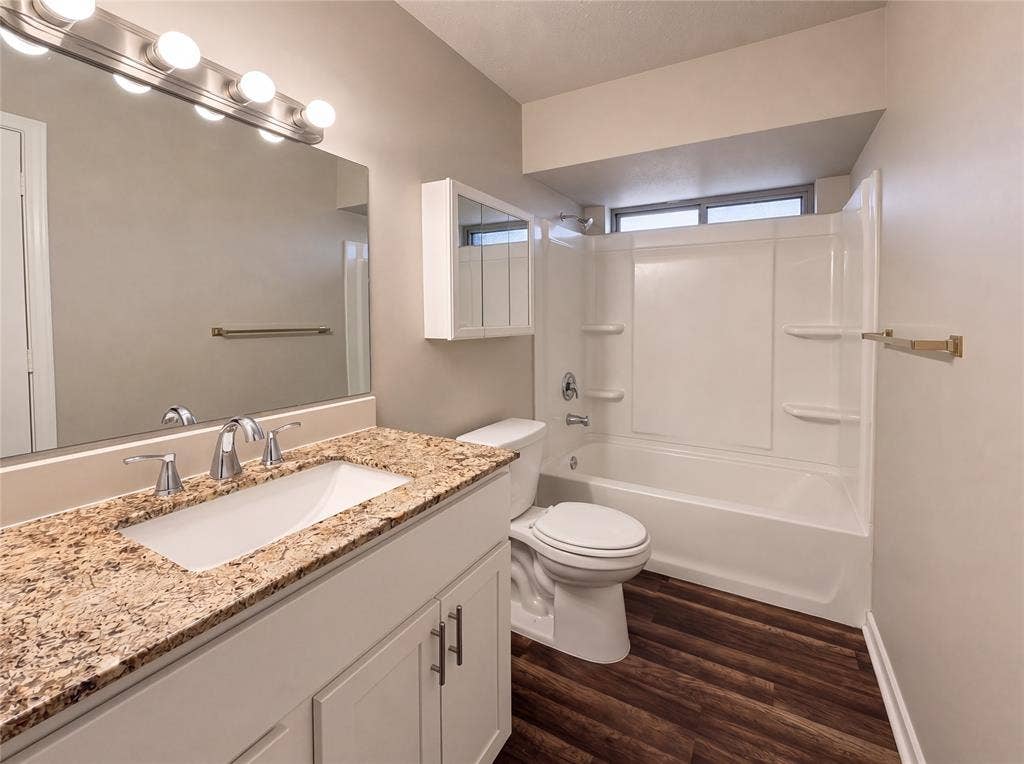 1800 Camelot Cove, Plano, TX 75074 1800 Camelot Cove, Plano, TX 75074