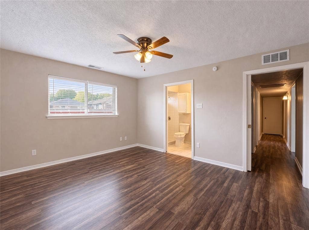 1800 Camelot Cove, Plano, TX 75074 1800 Camelot Cove, Plano, TX 75074
