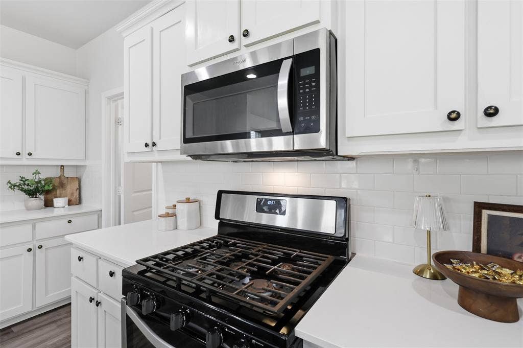 1978 Sunnybrook Drive, Heartland, TX 75126 Gas cooktop