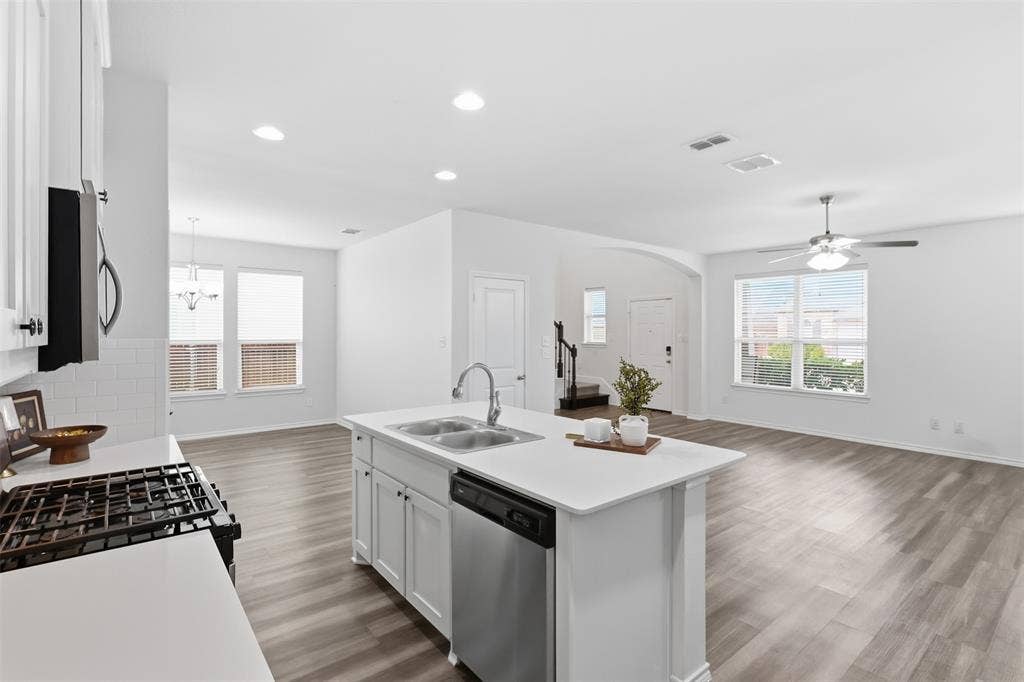 1978 Sunnybrook Drive, Heartland, TX 75126 1978 Sunnybrook Drive, Heartland, TX 75126