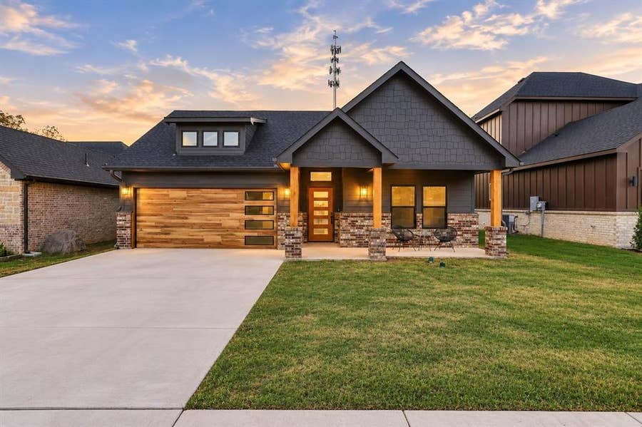 Property photo for 113 Iron Horse Lane, Denison, TX