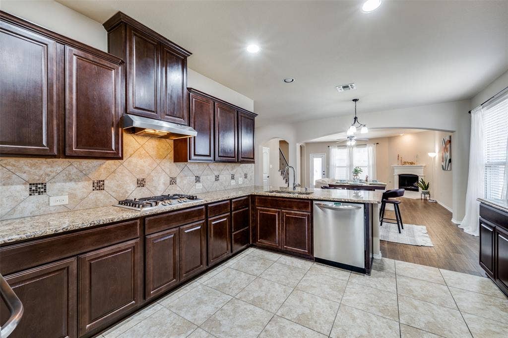 200 Mount Olive Avenue, McKinney, TX 75072 200 Mount Olive Avenue, McKinney, TX 75072