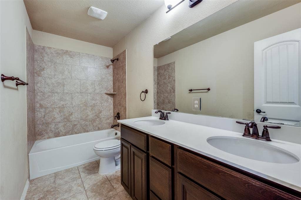 200 Mount Olive Avenue, McKinney, TX 75072 200 Mount Olive Avenue, McKinney, TX 75072