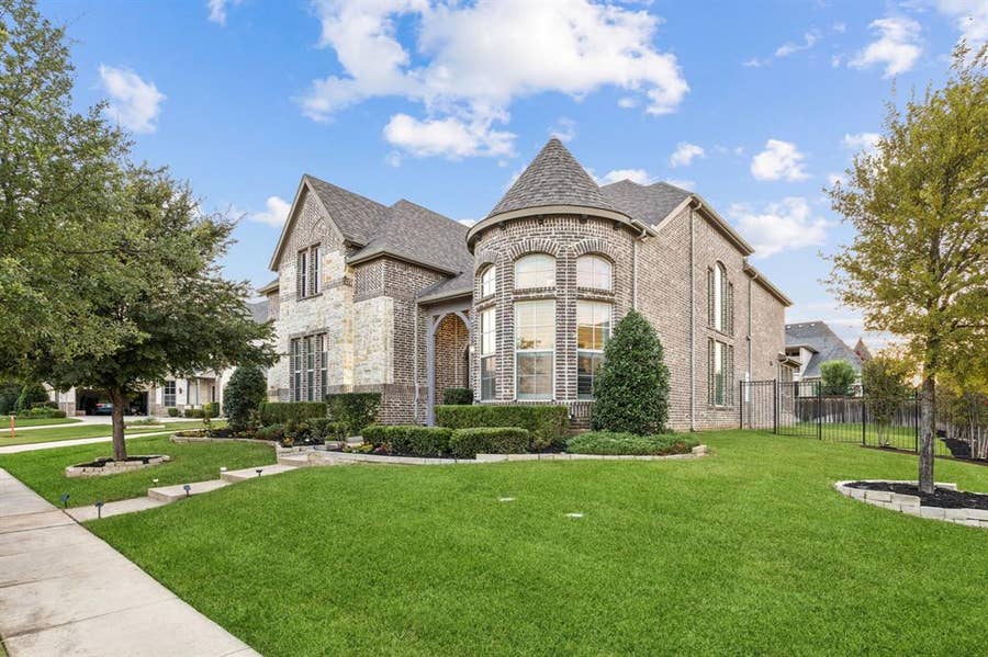 Property photo for 920 Rhone Lane, Southlake, TX