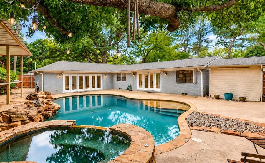 Property photo for 1813 Thomas Place, Arlington, TX