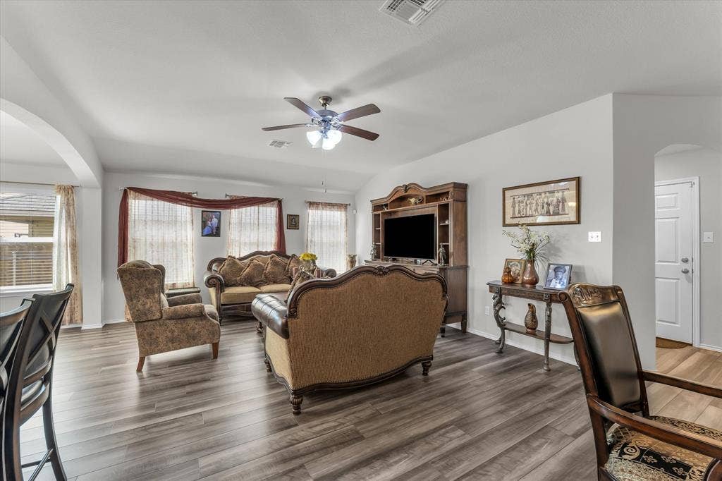 2912 Brosnan Road, Waco, TX 76655 2912 Brosnan Road, Waco, TX 76655