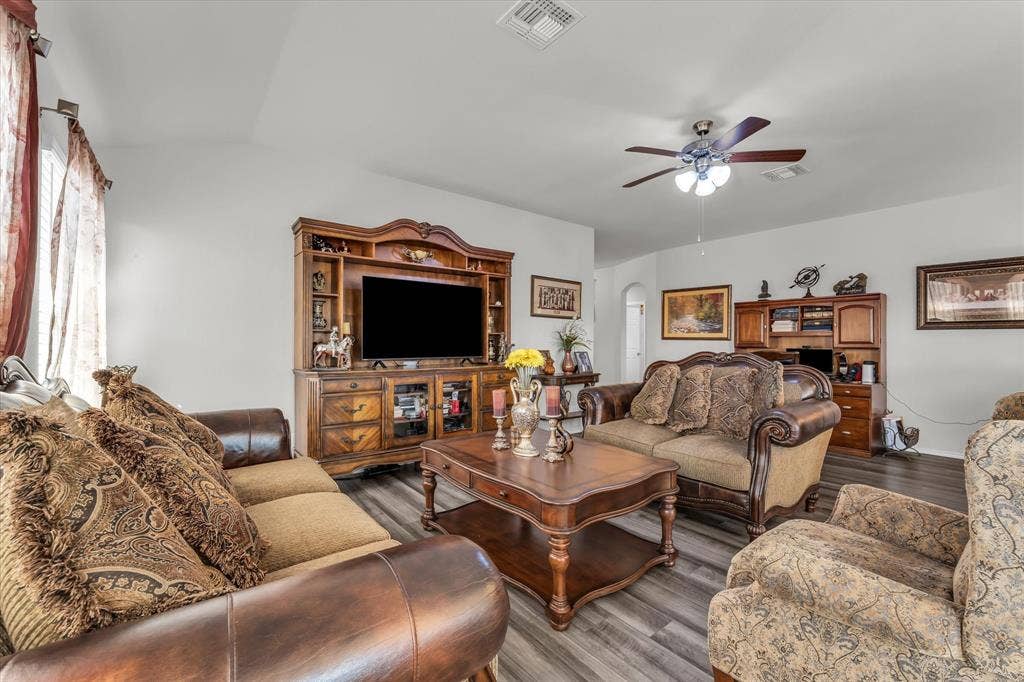 2912 Brosnan Road, Waco, TX 76655 2912 Brosnan Road, Waco, TX 76655