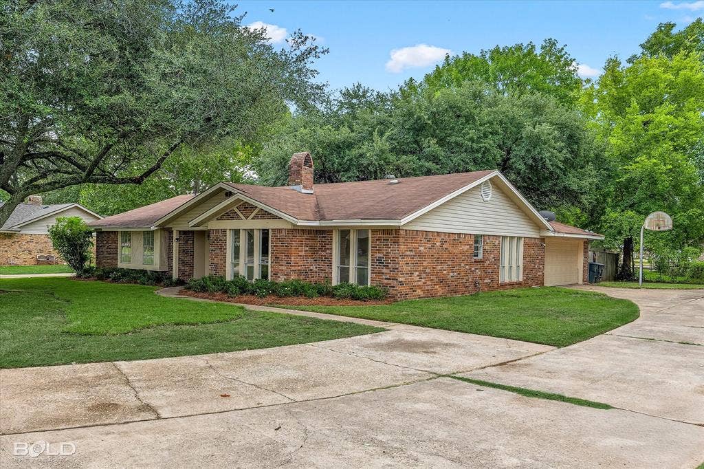 2302 Brownlee Road, Bossier City, LA 71111