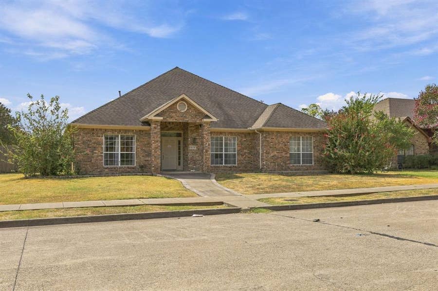 Property photo for 8318 Portsmouth Drive, Rowlett, TX