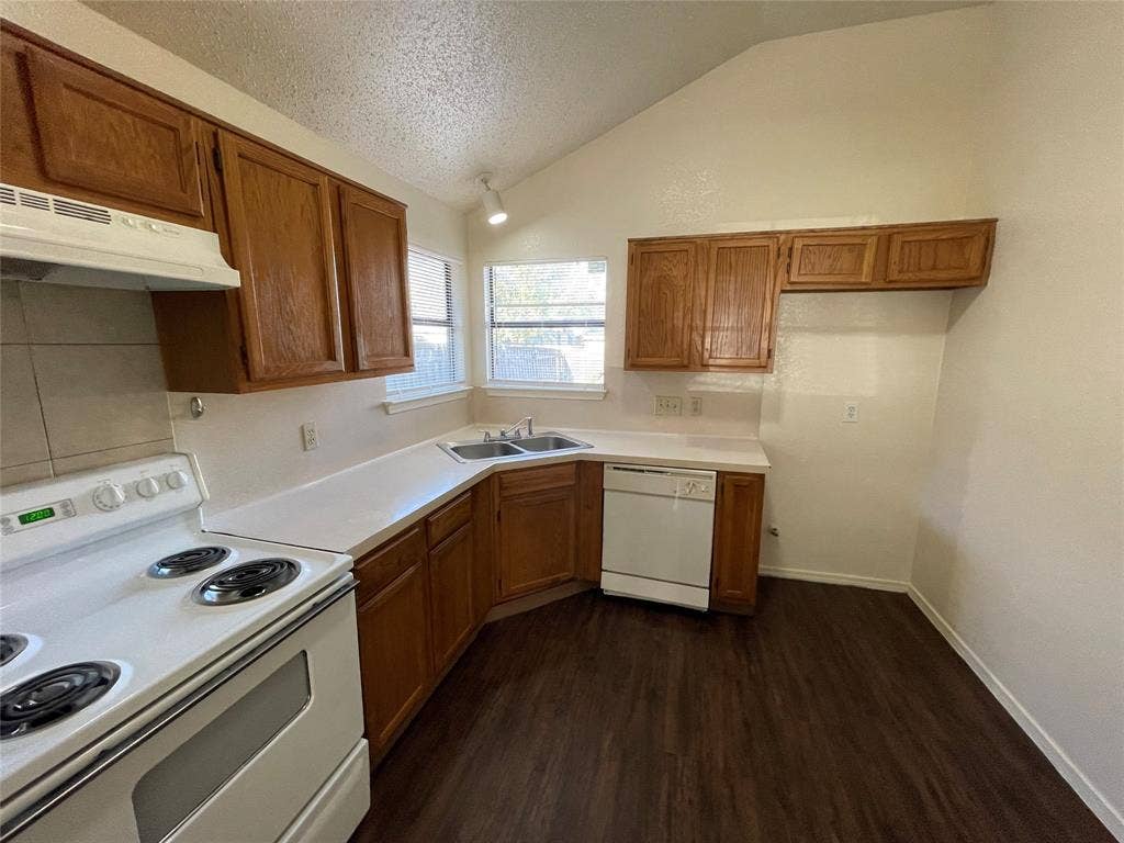 10404 Cork Oak Circle, Dallas, TX 75227 10404 Cork Oak Circle, Dallas, TX 75227