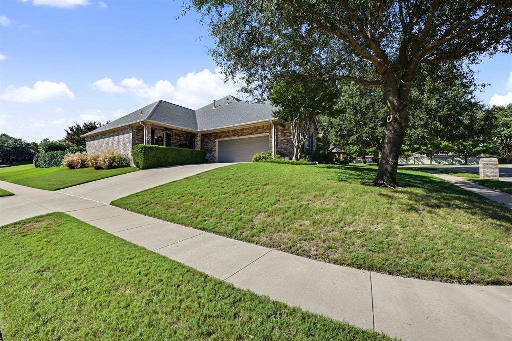 8955 Leslie Court, Benbrook, TX 76126 8955 Leslie Court, Benbrook, TX 76126