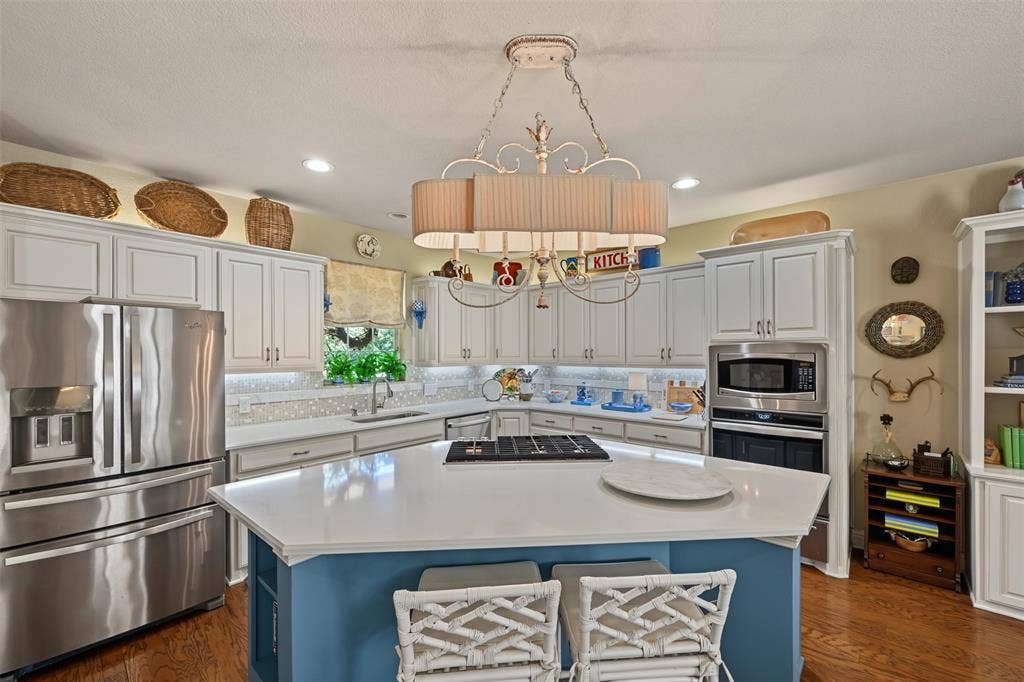 8955 Leslie Court, Benbrook, TX 76126 8955 Leslie Court, Benbrook, TX 76126