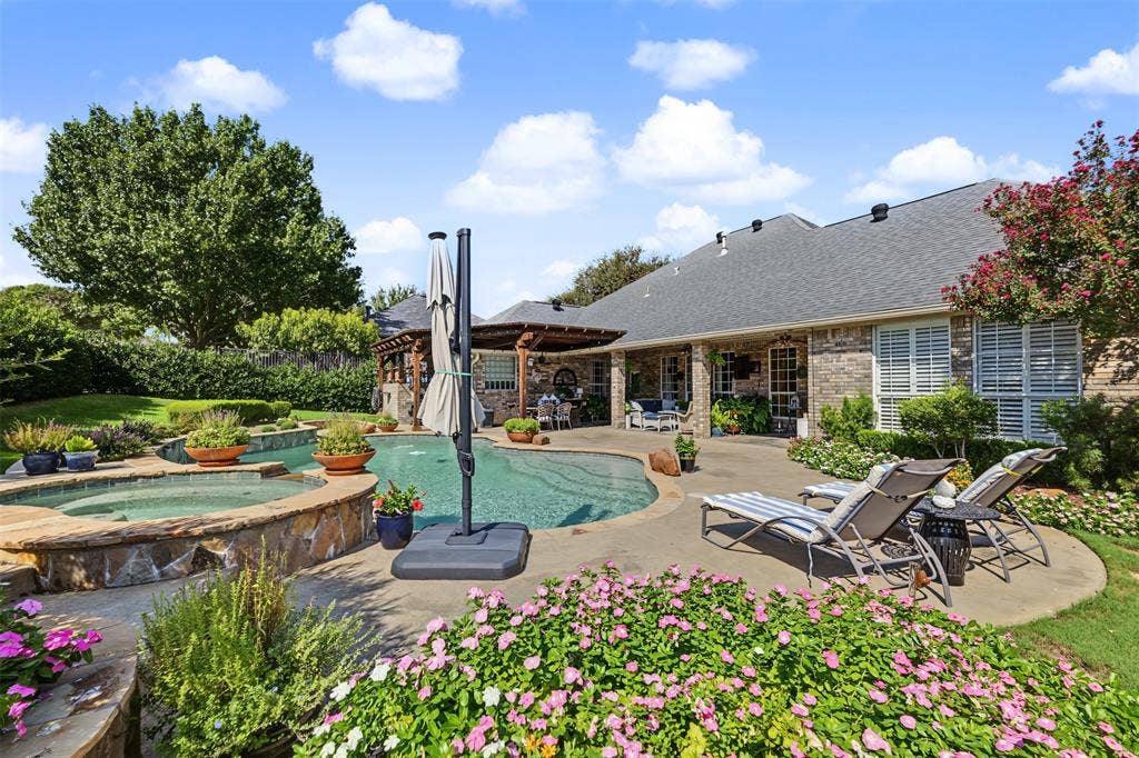 8955 Leslie Court, Benbrook, TX 76126 8955 Leslie Court, Benbrook, TX 76126
