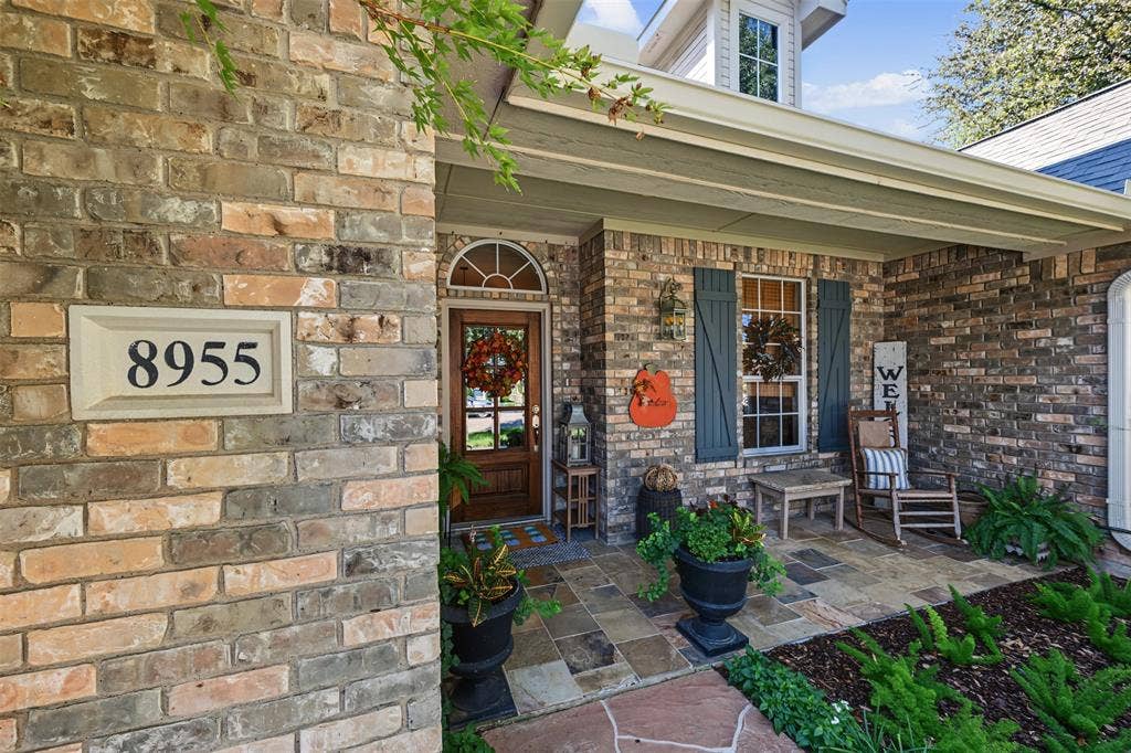 8955 Leslie Court, Benbrook, TX 76126 8955 Leslie Court, Benbrook, TX 76126