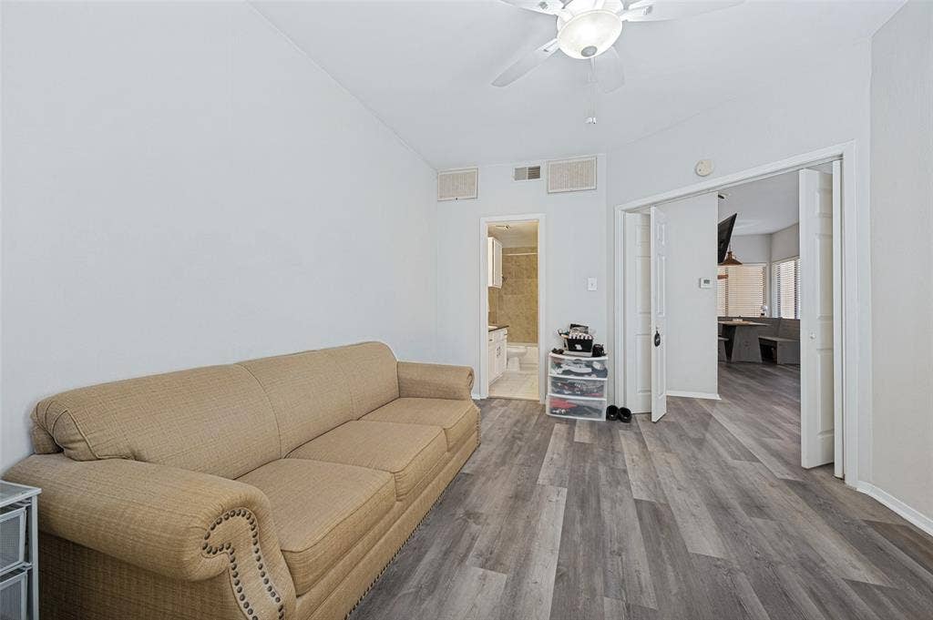 5550 Spring Valley Road, #C21, Dallas, TX 75254 Open to bath & living