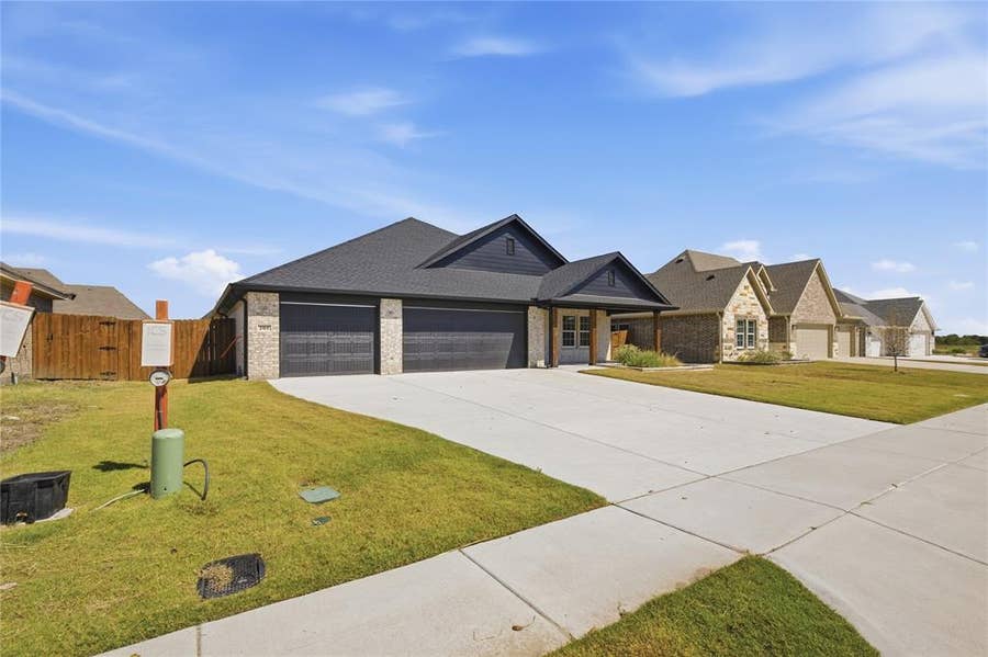 Property photo for 205 Trevor Lane, Greenville, TX