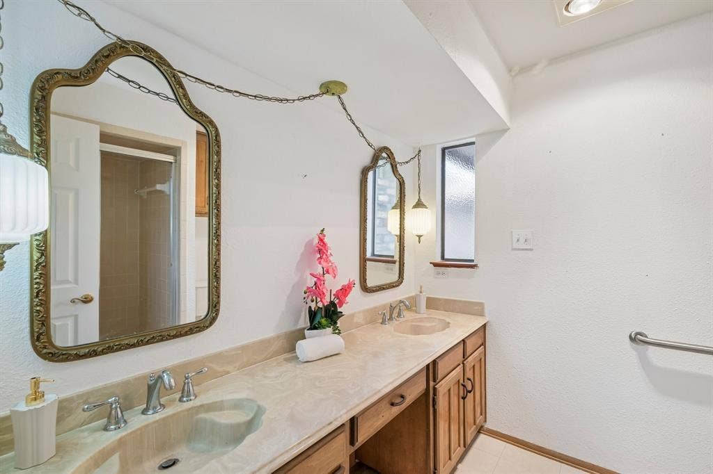 4609 Lester Drive, Arlington, TX 76016 4609 Lester Drive, Arlington, TX 76016