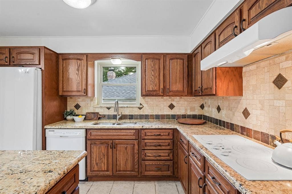 4609 Lester Drive, Arlington, TX 76016 4609 Lester Drive, Arlington, TX 76016