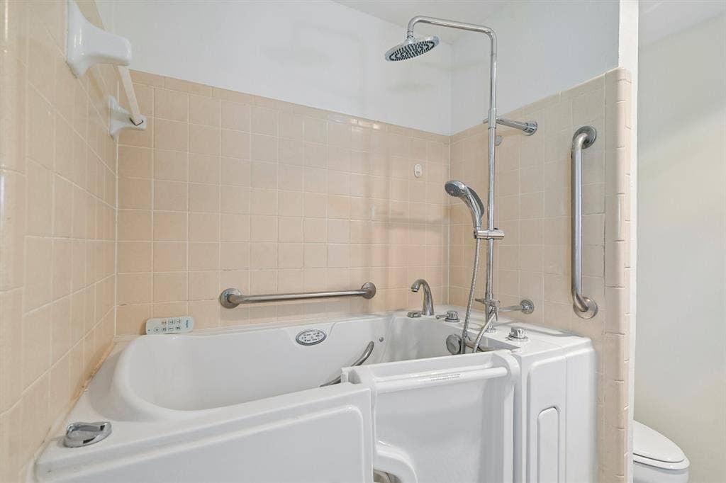 4609 Lester Drive, Arlington, TX 76016 4609 Lester Drive, Arlington, TX 76016