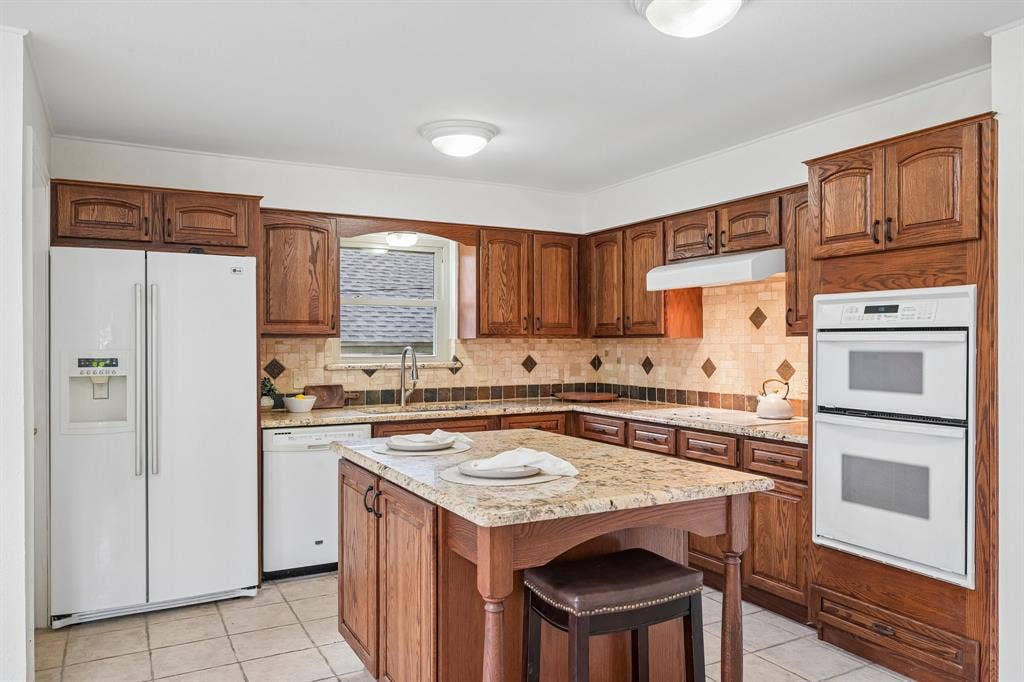 4609 Lester Drive, Arlington, TX 76016 4609 Lester Drive, Arlington, TX 76016