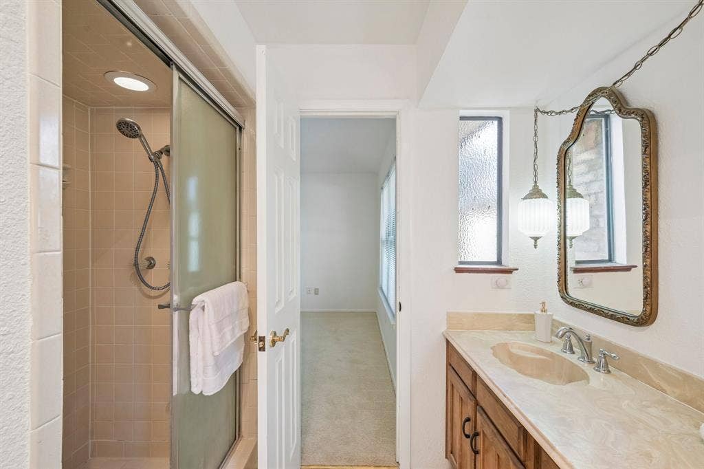 4609 Lester Drive, Arlington, TX 76016 4609 Lester Drive, Arlington, TX 76016