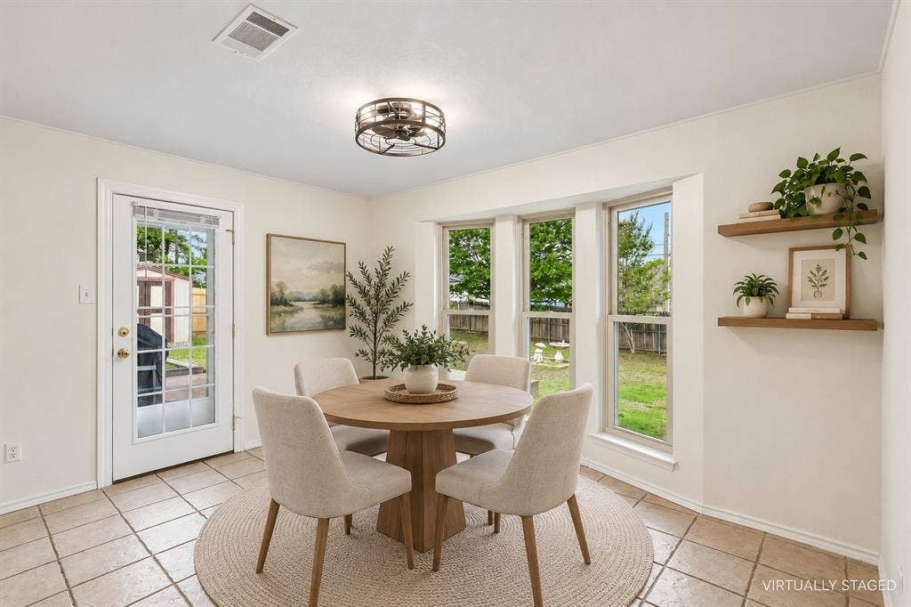 4609 Lester Drive, Arlington, TX 76016 Dining - virtually staged
