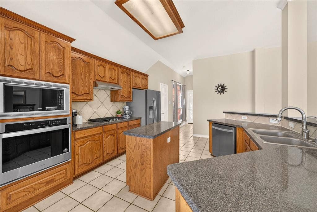 9150 Bastille Way, Frisco, TX 75033