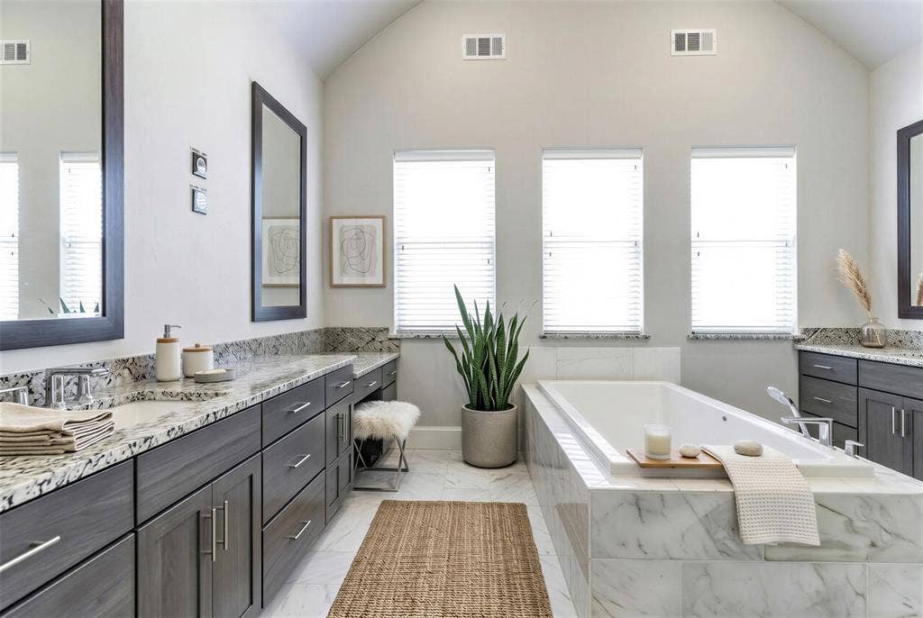 720 Wooster Lane, Plano, TX 75074 primary bath
