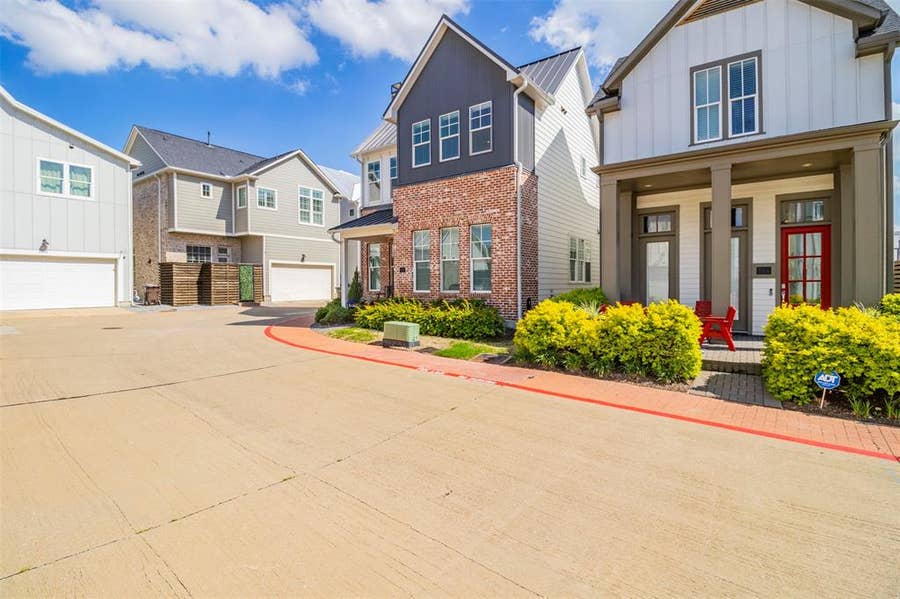 Property photo for 720 Wooster Lane, Plano, TX