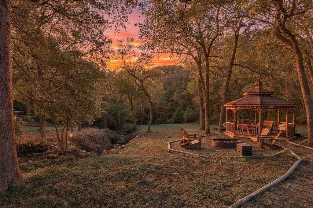 2119 N Fielder Road, Arlington, TX 76012