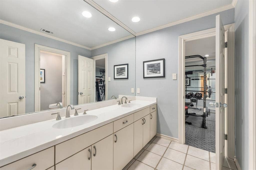 2119 N Fielder Road, Arlington, TX 76012