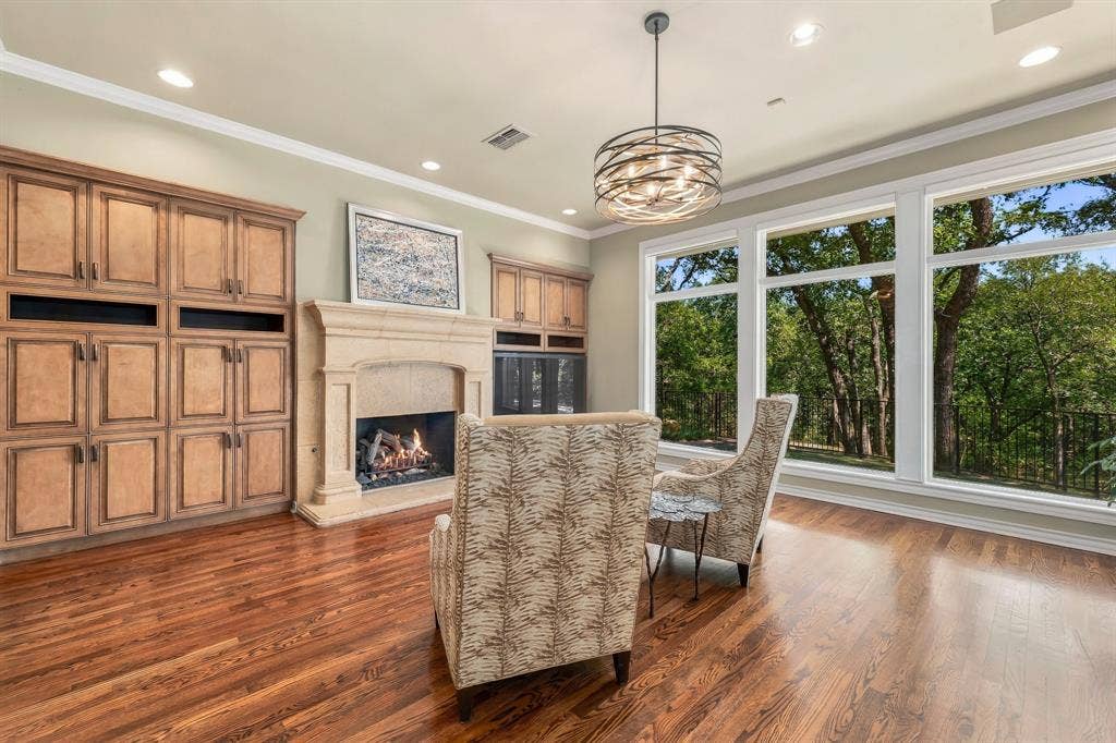 2119 N Fielder Road, Arlington, TX 76012