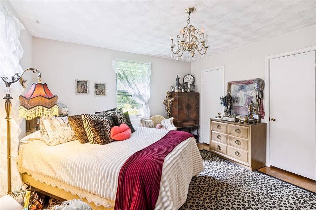 8125 Hunnicut Road, Dallas, TX 75228 8125 Hunnicut Road, Dallas, TX 75228