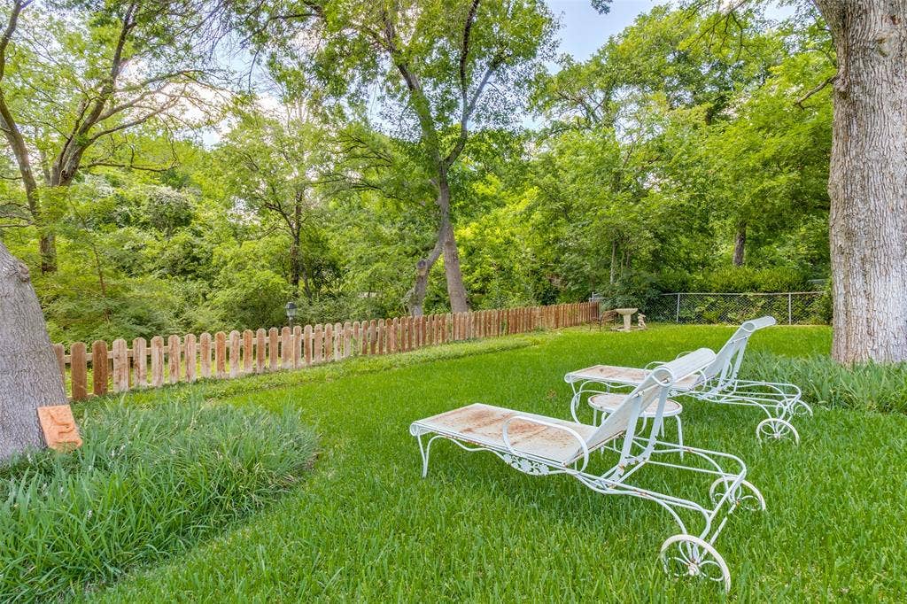 8125 Hunnicut Road, Dallas, TX 75228 8125 Hunnicut Road, Dallas, TX 75228