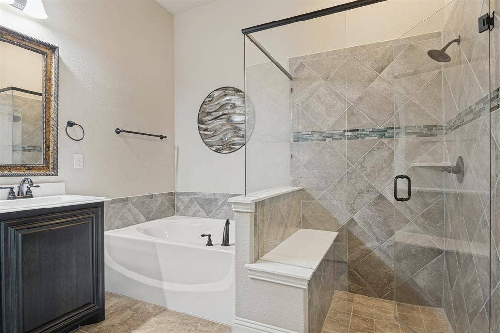 Another view of primary bath.