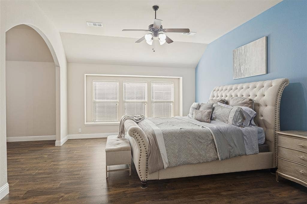 Spacious primary bedroom which has bonus room directly connected.
