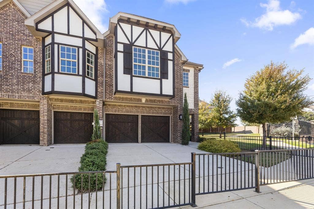 103 Kensington Drive, Lewisville, TX 75067