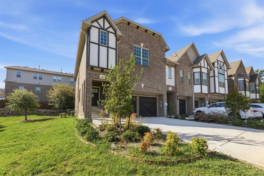 103 Kensington Drive, Lewisville, TX 75067