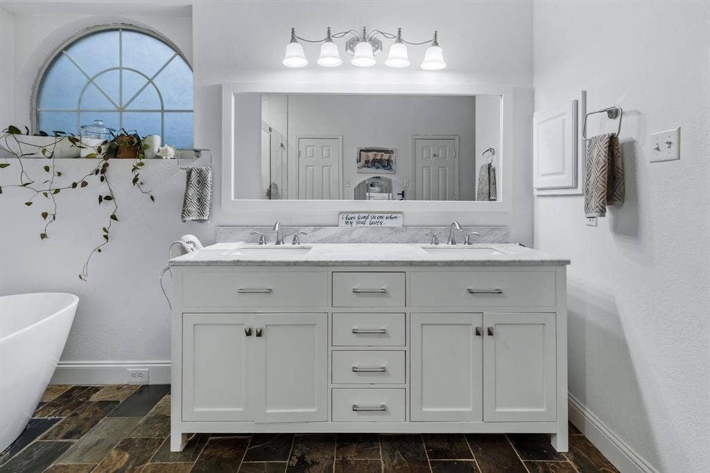 749 Yale Drive, Allen, TX 75002 749 Yale Drive, Allen, TX 75002