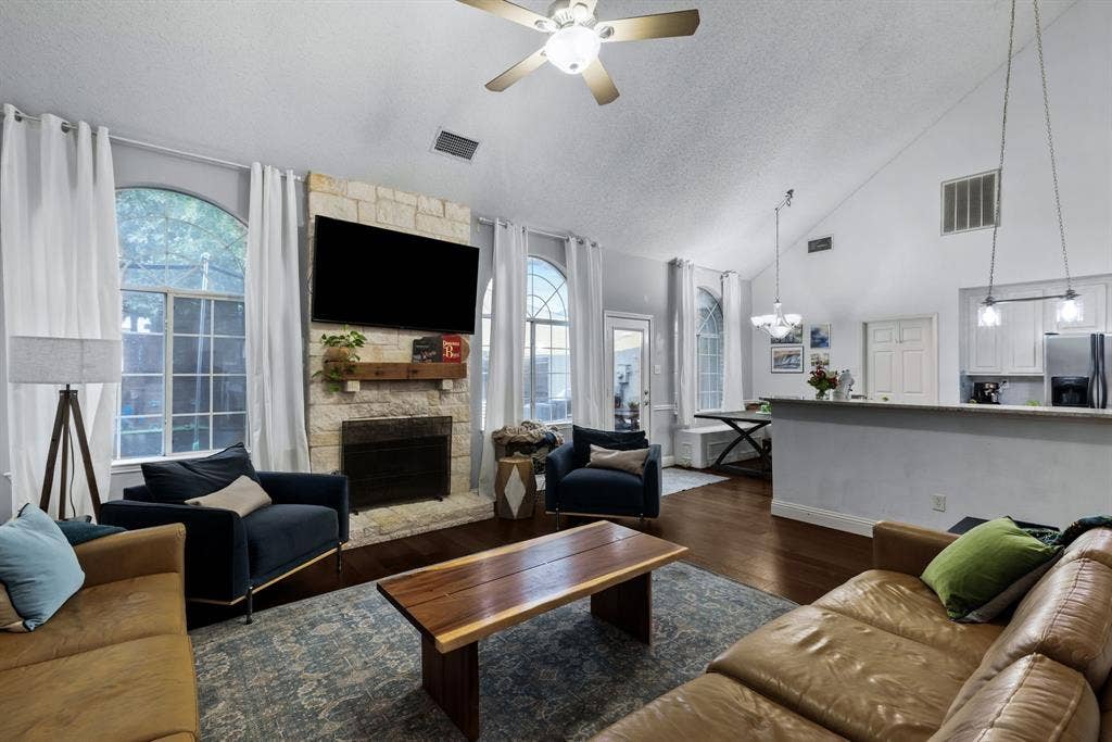 749 Yale Drive, Allen, TX 75002 749 Yale Drive, Allen, TX 75002