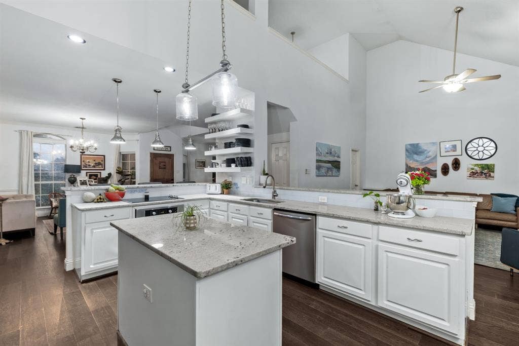 749 Yale Drive, Allen, TX 75002 749 Yale Drive, Allen, TX 75002