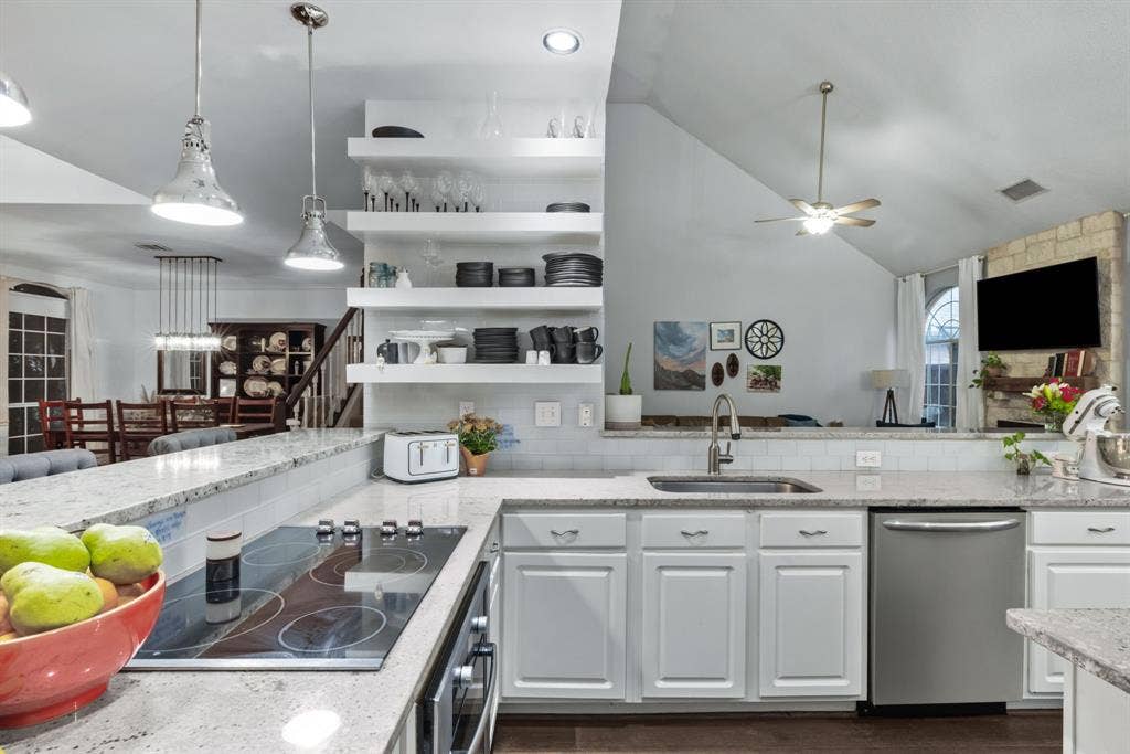 749 Yale Drive, Allen, TX 75002 749 Yale Drive, Allen, TX 75002