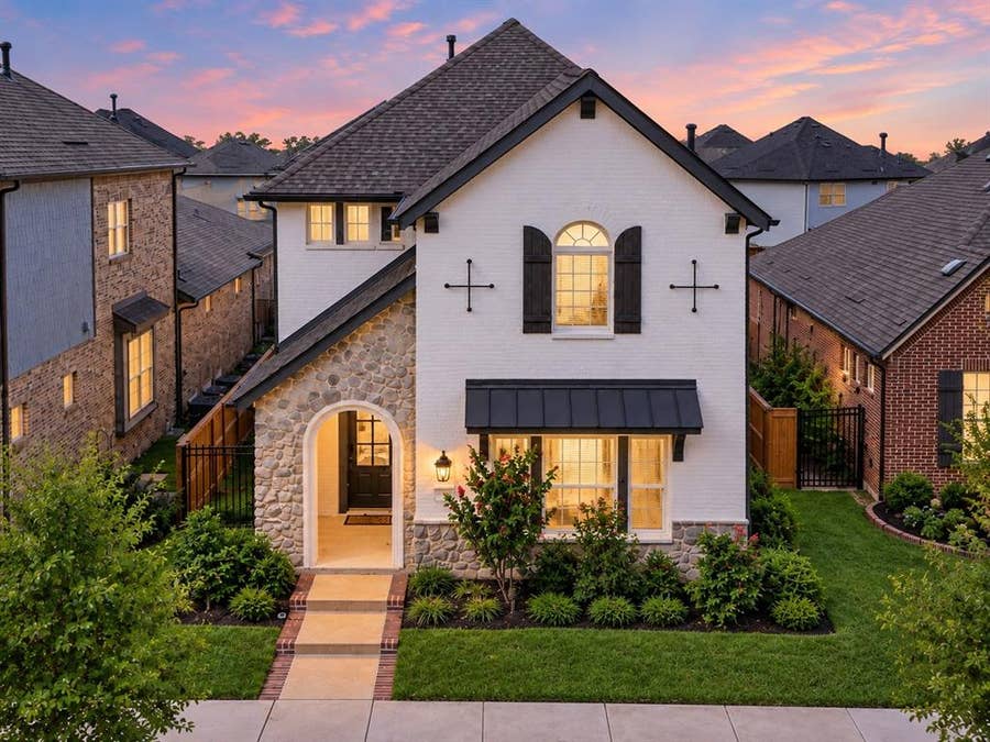 Property photo for 1621 Rose Willow Way, Arlington, TX